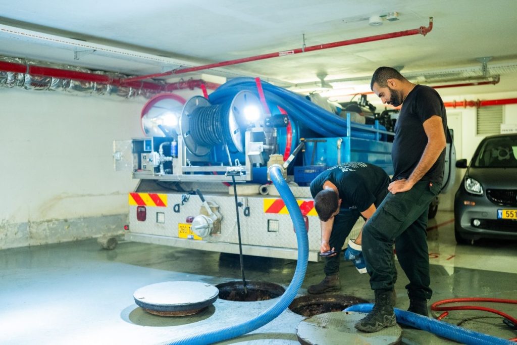 פתיחת סתימה עם ביובית קטנה